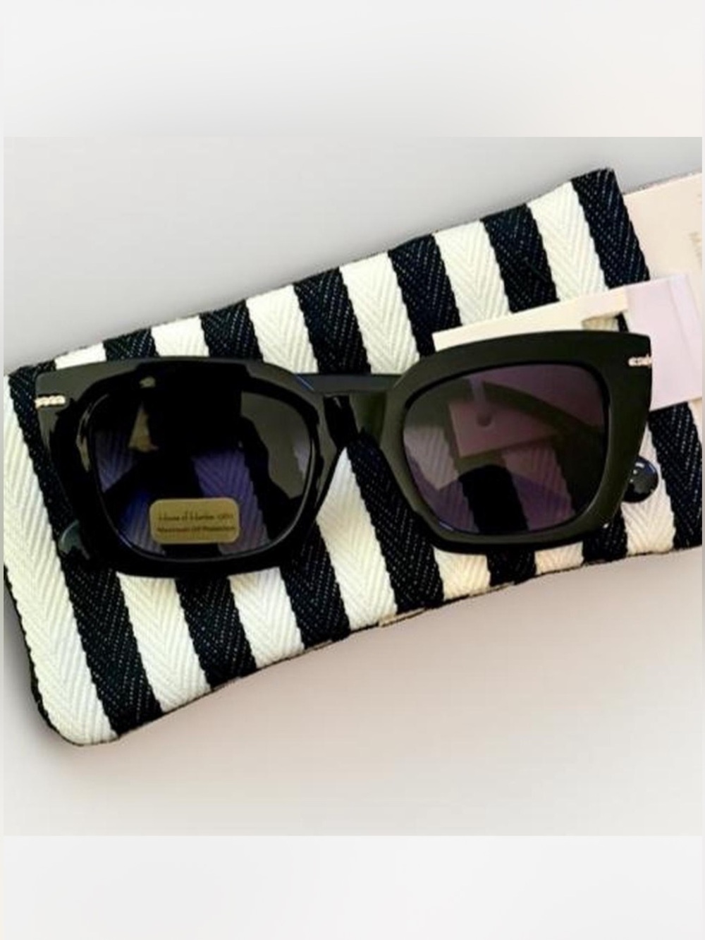 House of Harlow 1960 sunglasses thick black frame & a black and white case NWT - Picture 2 of 6